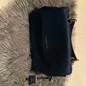 Ava satchel